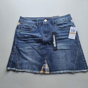 NWT Dollhouse Women's Junior Size 3 W26 Frayed Hem Denim Skirt